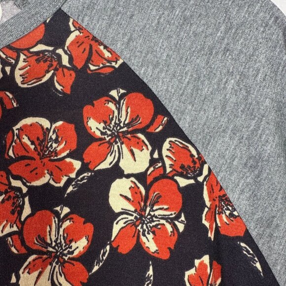 LuLaRoe RANDY Black Gray Floral Pansy Petunia Flowers Raglan Tee Shirt SMALL S - Picture 3 of 7